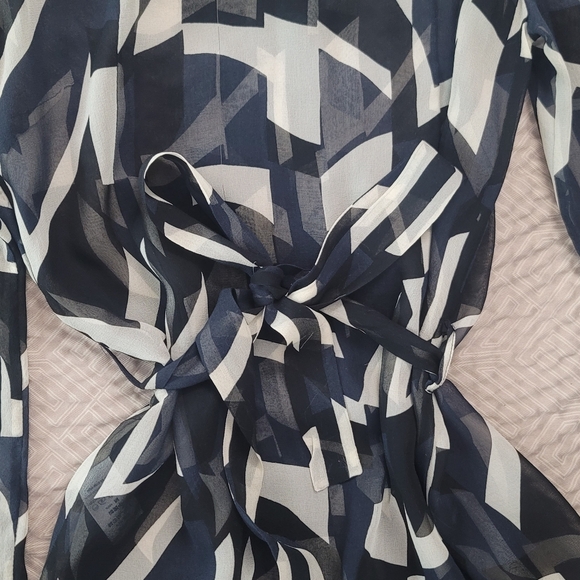 French Connection Silk Geometric Pattern Black and White Long Sleeve Top - Picture 8 of 11